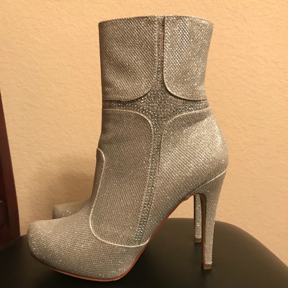 4” silver glitter heel boots size 8.5